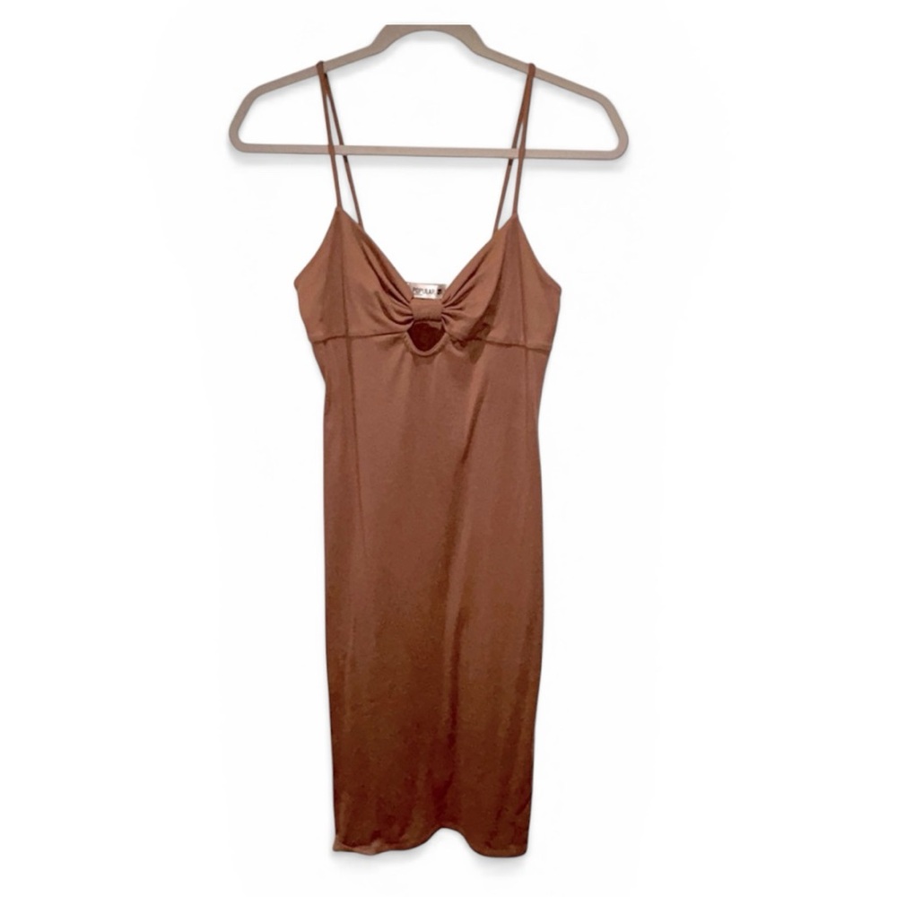 Tan fitted dress - Picture 3 of 4